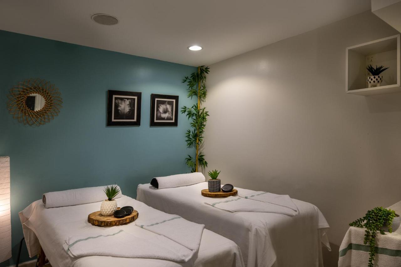 Vert Hotel Eilat By Afi Hotels Bagian luar foto A treatment room at a spa