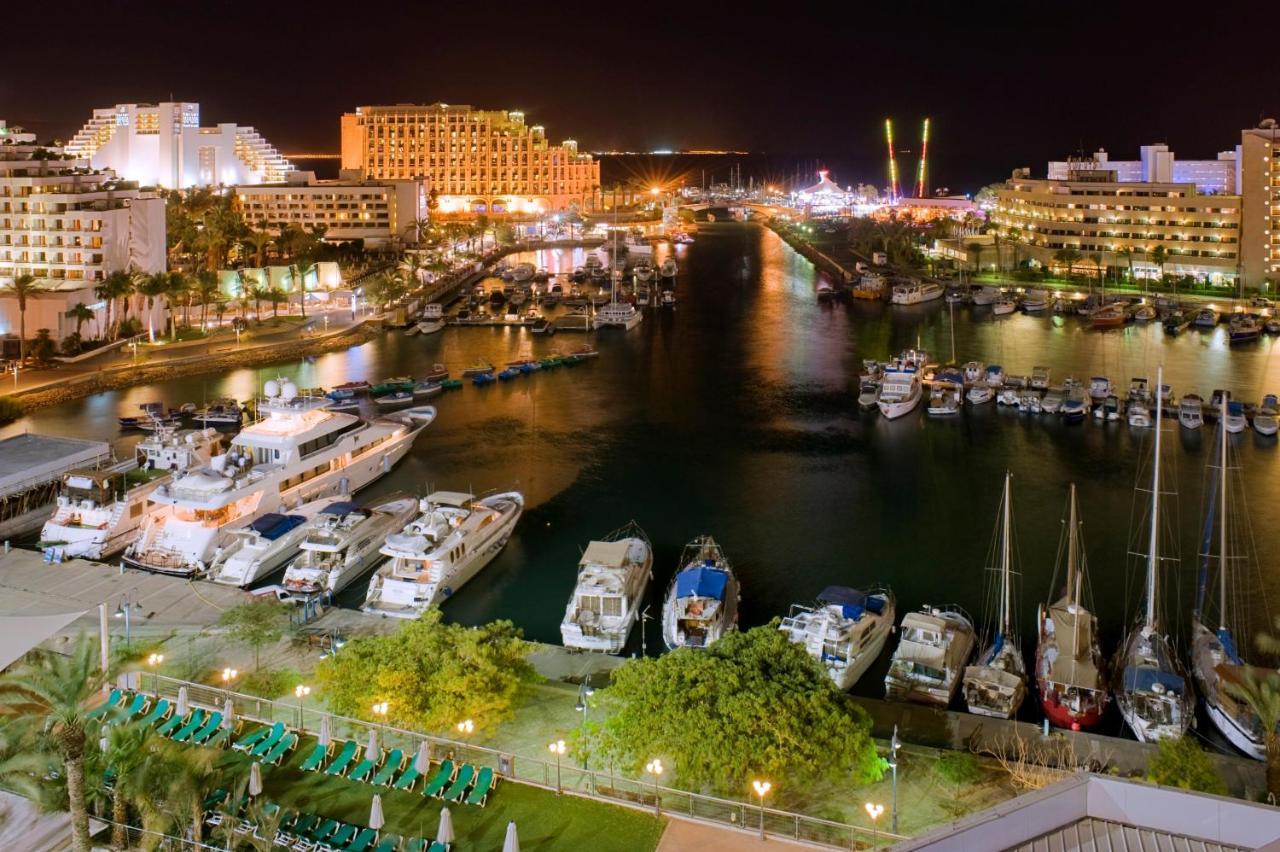Vert Hotel Eilat By Afi Hotels Bagian luar foto Marina del Rey at night